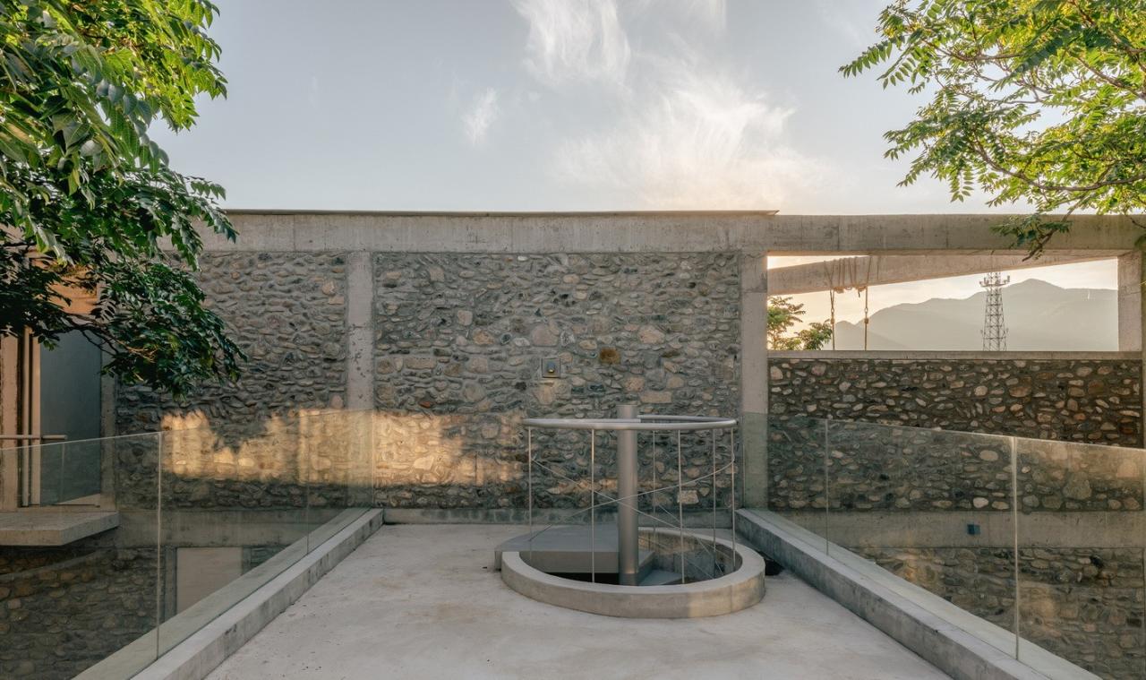 BIM建筑|废土乐园、虚张声势与巨大火锅 / 察社办公室 BIM建筑|废土乐园、虚张声势与巨大火锅 / 察社办公室