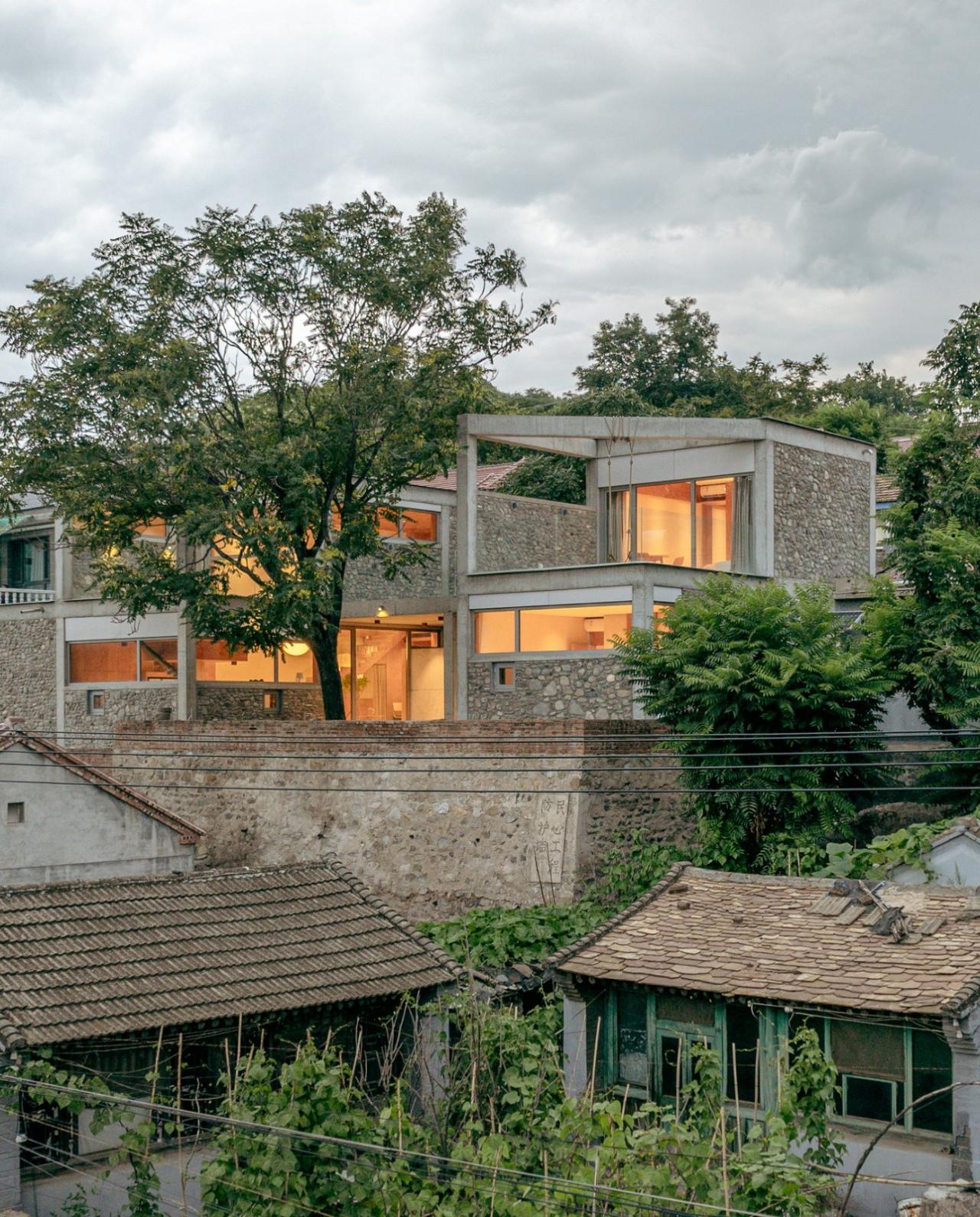 BIM建筑|废土乐园、虚张声势与巨大火锅 / 察社办公室 BIM建筑|废土乐园、虚张声势与巨大火锅 / 察社办公室