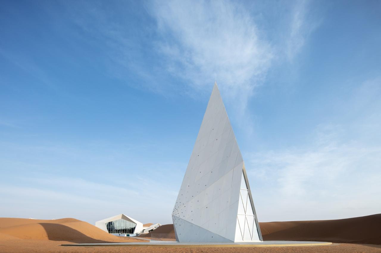 BIM建筑|中卫沙漠钻石酒店 / 水石设计-米川工作室 BIM建筑|中卫沙漠钻石酒店 / 水石设计-米川工作室