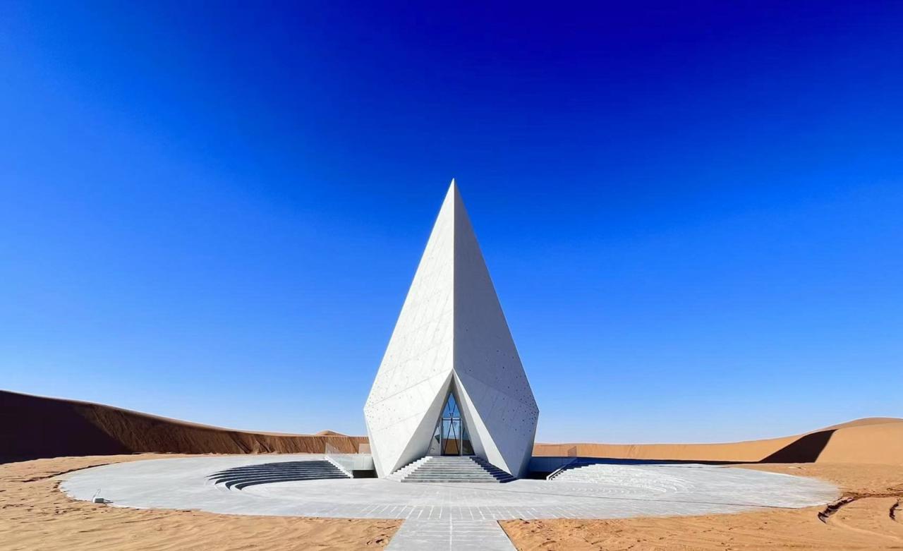 BIM建筑|中卫沙漠钻石酒店 / 水石设计-米川工作室 BIM建筑|中卫沙漠钻石酒店 / 水石设计-米川工作室