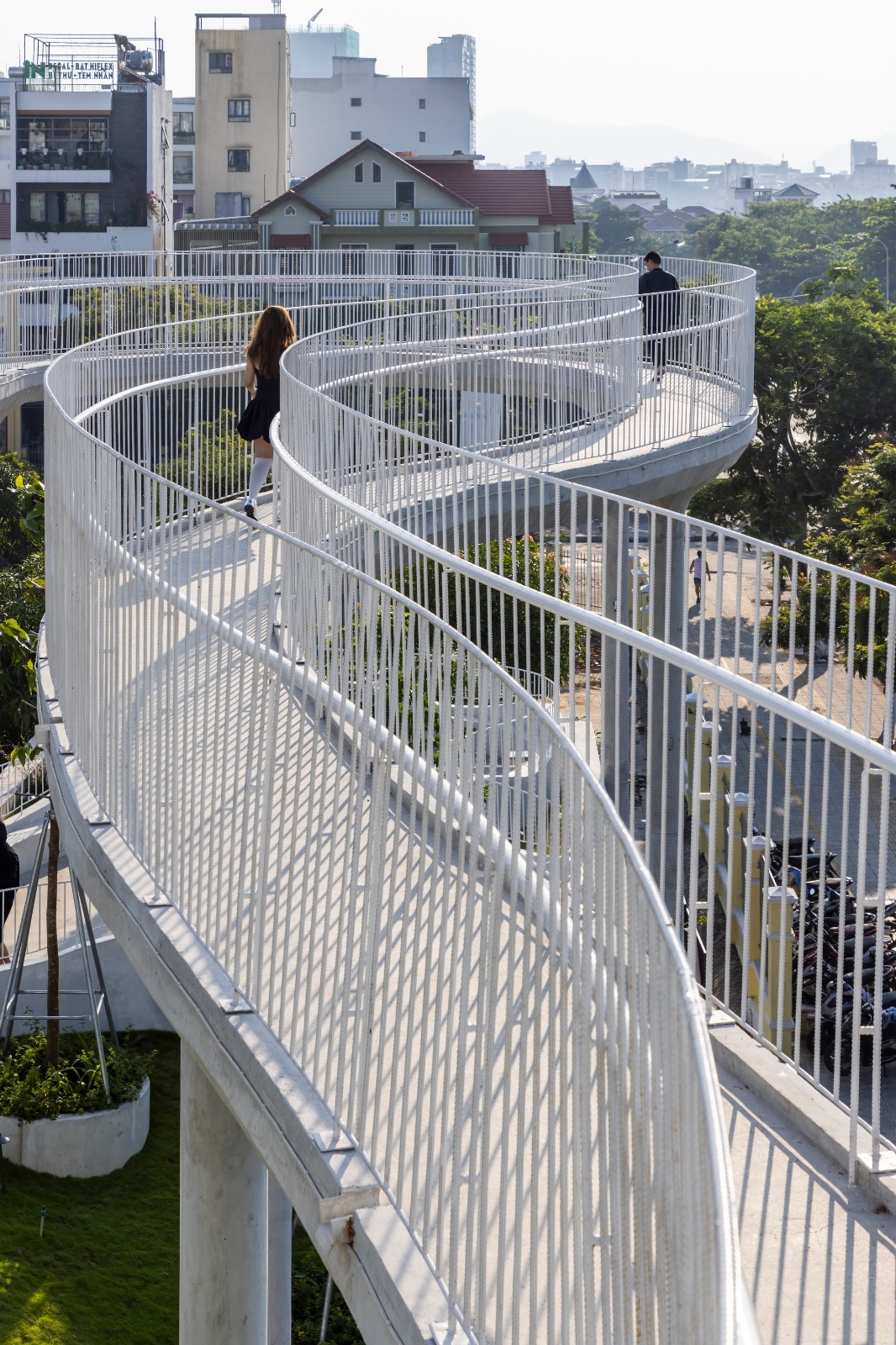 BIM建筑|朔特拉艺术展览中心 / Ho Khue Architects BIM建筑|朔特拉艺术展览中心 / Ho Khue Architects