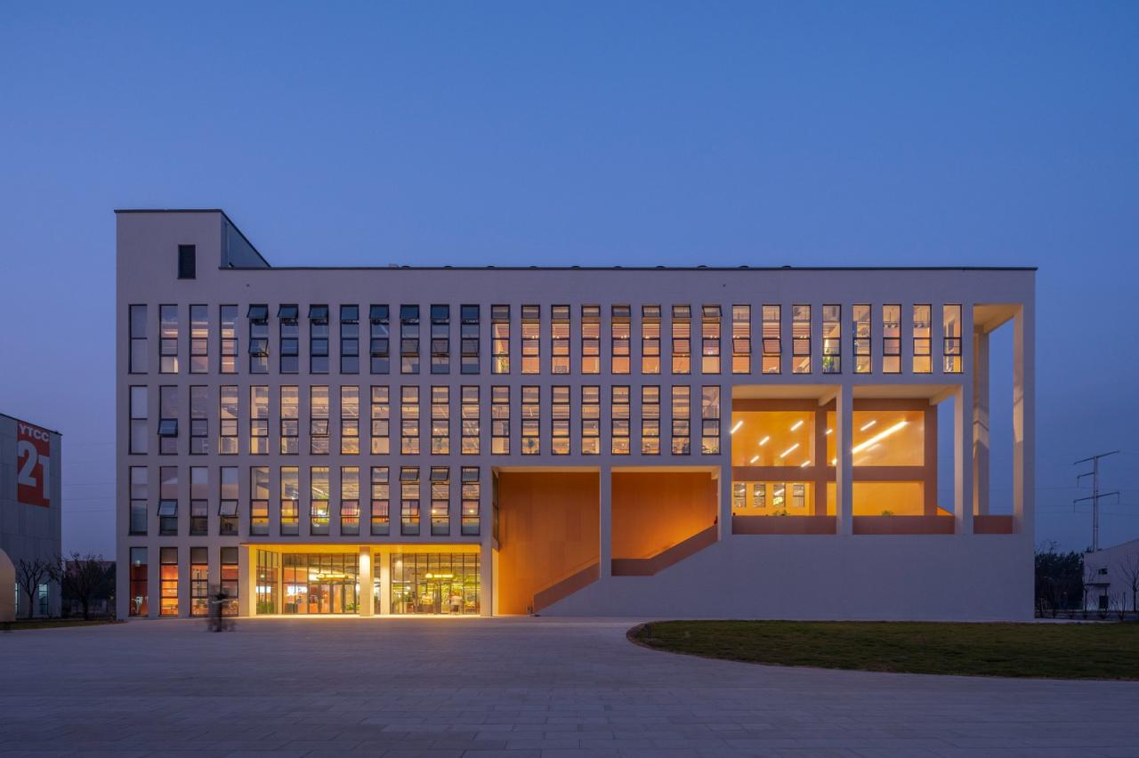 BIM建筑|烟台城市科技职业学院二期 / 超城建筑 BIM建筑|烟台城市科技职业学院二期 / 超城建筑