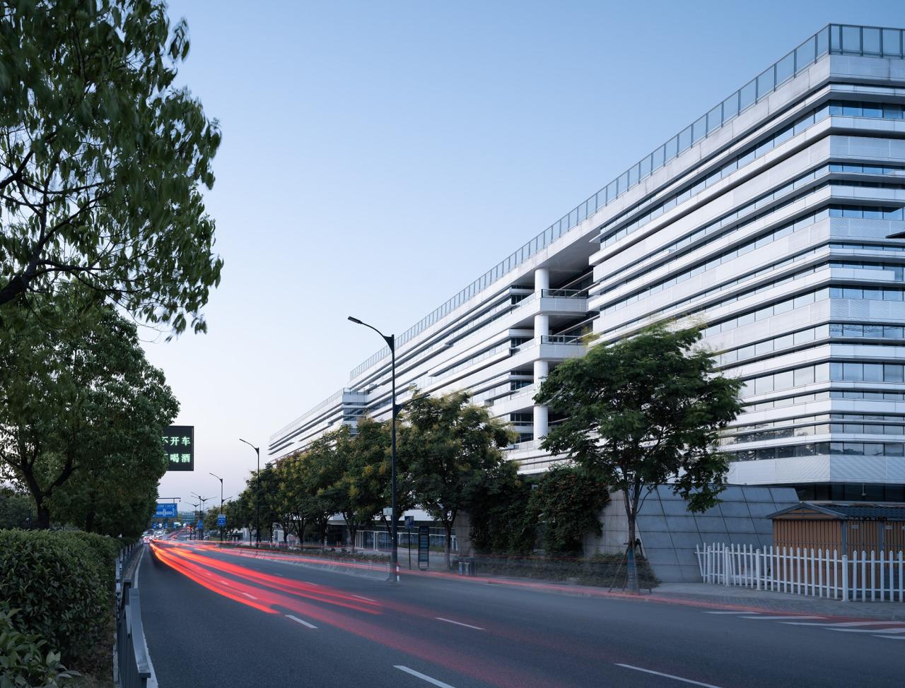 BIM建筑|自然的过客:杭州汽车西站公交枢纽站 / 浙江大学建筑设计研究院 BIM建筑|自然的过客:杭州汽车西站公交枢纽站 / 浙江大学建筑设计研究院