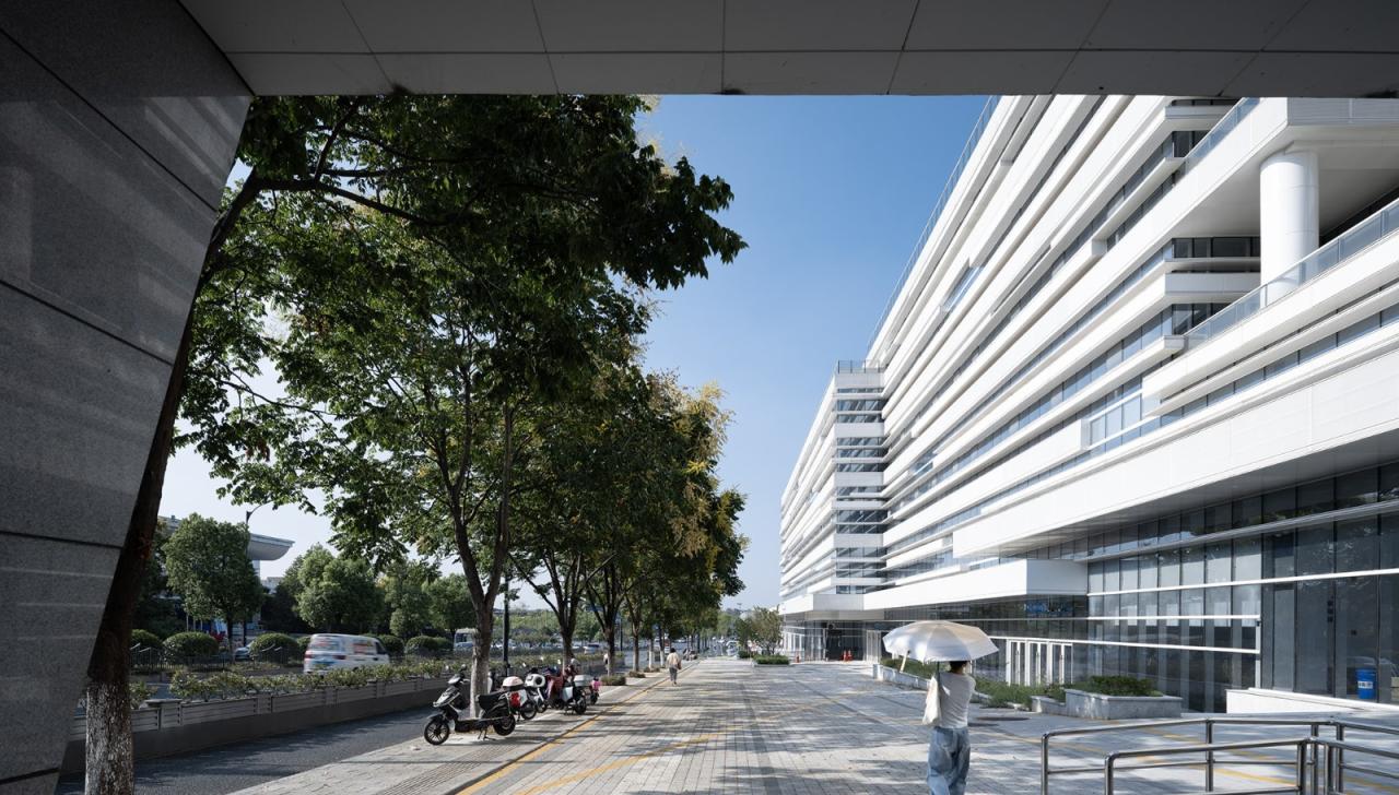 BIM建筑|自然的过客:杭州汽车西站公交枢纽站 / 浙江大学建筑设计研究院 BIM建筑|自然的过客:杭州汽车西站公交枢纽站 / 浙江大学建筑设计研究院