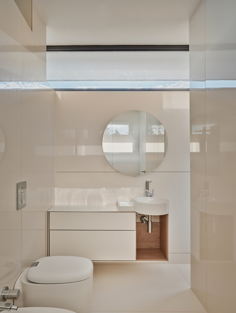 森林流经的房子混凝土和玻璃相结合度假别墅设计 森林流经的房子混凝土和玻璃相结合度假别墅设计