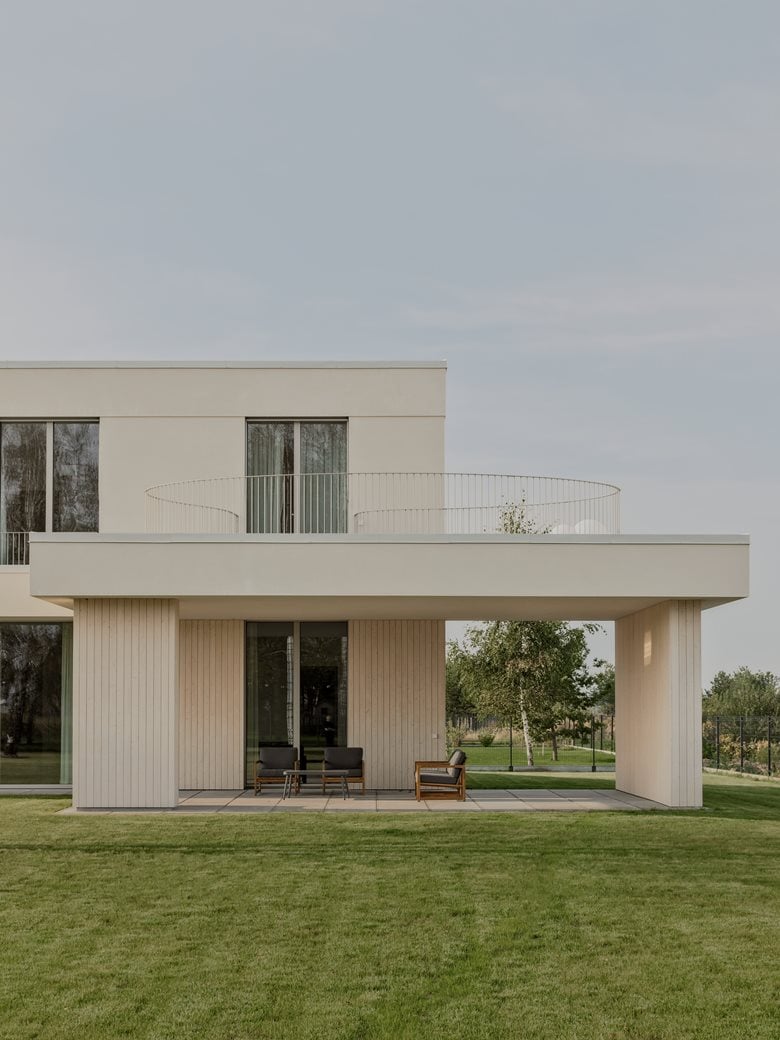 白桦林花园中的节能美学细节之处见匠心的度假屋设计 白桦林花园中的节能美学细节之处见匠心的度假屋设计