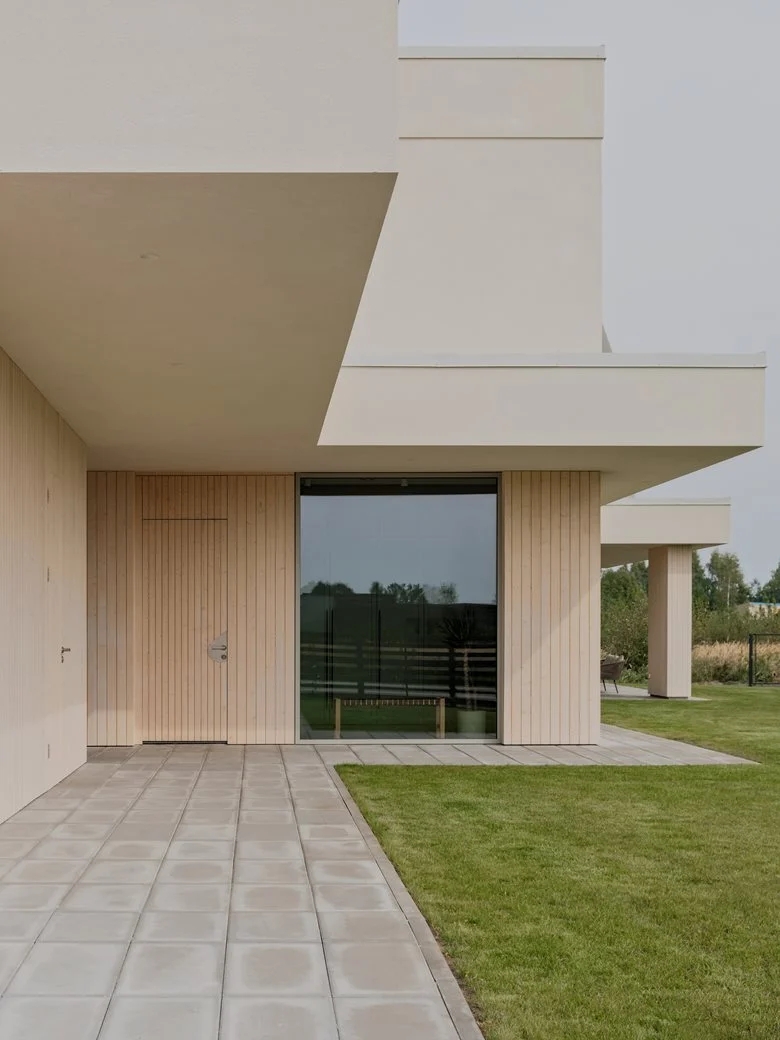 白桦林花园中的节能美学细节之处见匠心的度假屋设计 白桦林花园中的节能美学细节之处见匠心的度假屋设计