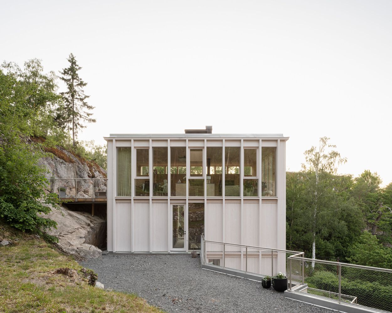 海峡边建筑奇迹挑战地形打造绝美视野的木质别墅设计 海峡边建筑奇迹挑战地形打造绝美视野的木质别墅设计