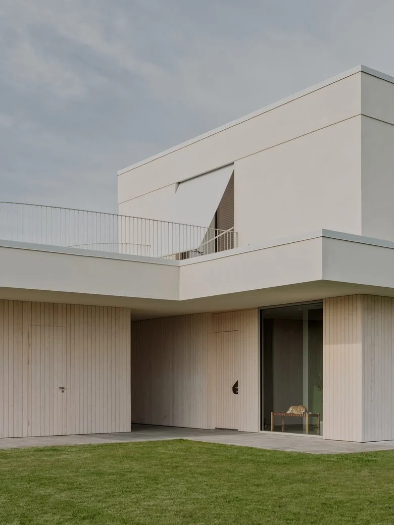 白桦林花园中的节能美学细节之处见匠心的度假屋设计 白桦林花园中的节能美学细节之处见匠心的度假屋设计