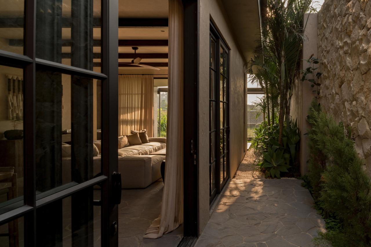 让身心在自然中得到滋养热带雨林的节能奢华侘寂别墅设计 让身心在自然中得到滋养热带雨林的节能奢华侘寂别墅设计