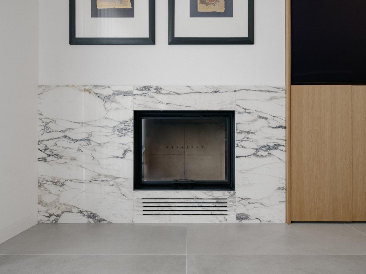 雕塑般裸露混凝土贯穿整个狭长矩形的平房设计 雕塑般裸露混凝土贯穿整个狭长矩形的平房设计