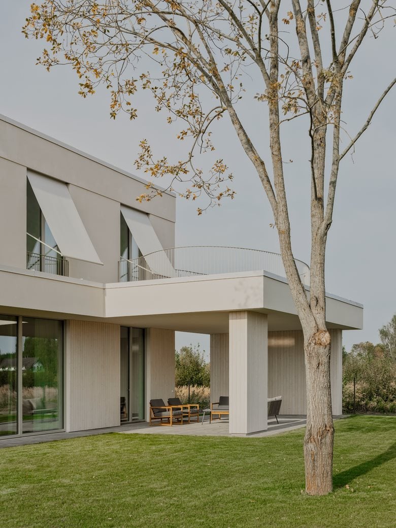 白桦林花园中的节能美学细节之处见匠心的度假屋设计 白桦林花园中的节能美学细节之处见匠心的度假屋设计