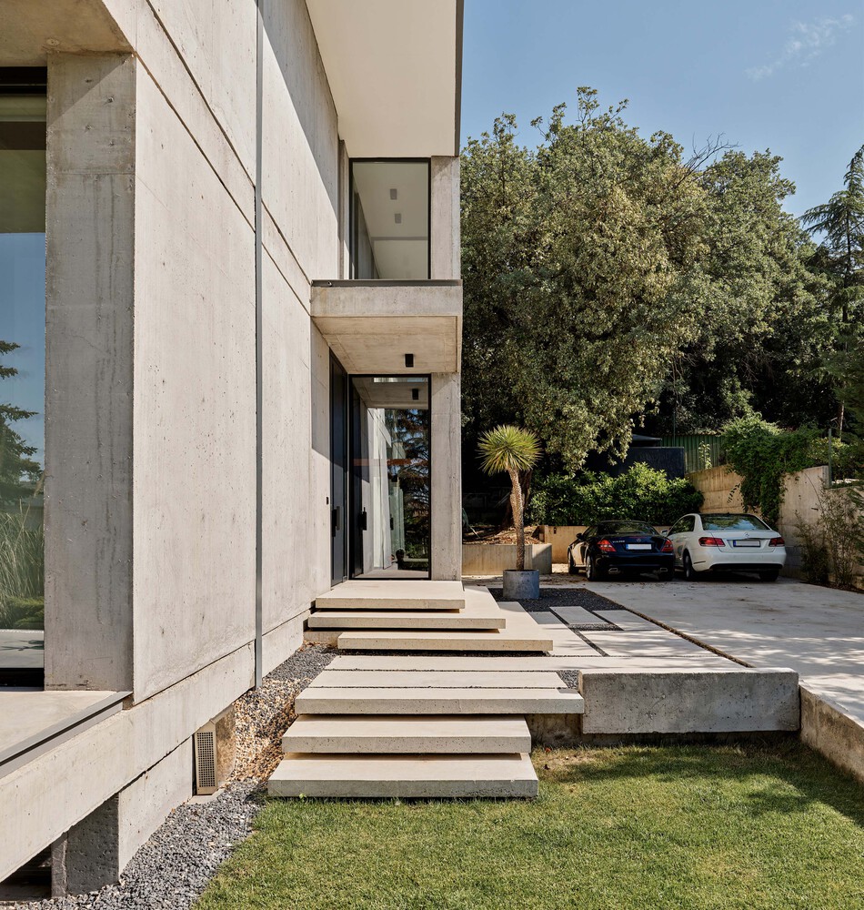 森林流经的房子混凝土和玻璃相结合度假别墅设计 森林流经的房子混凝土和玻璃相结合度假别墅设计